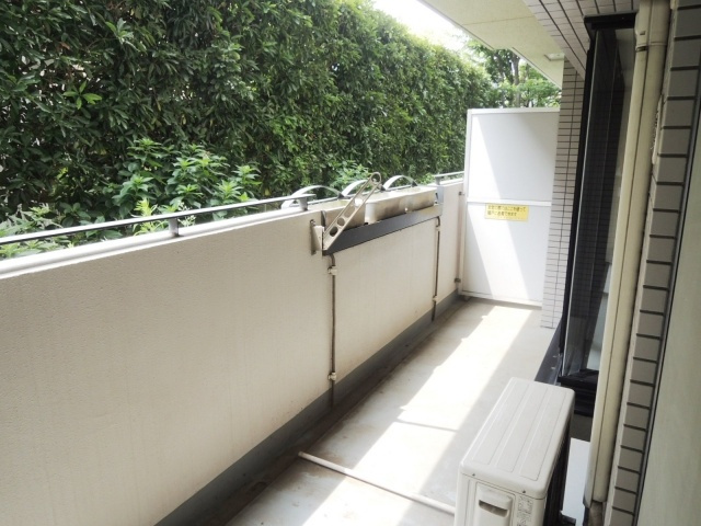 川口中青木パークホームズのバルコニー|別号室の参考写真です。