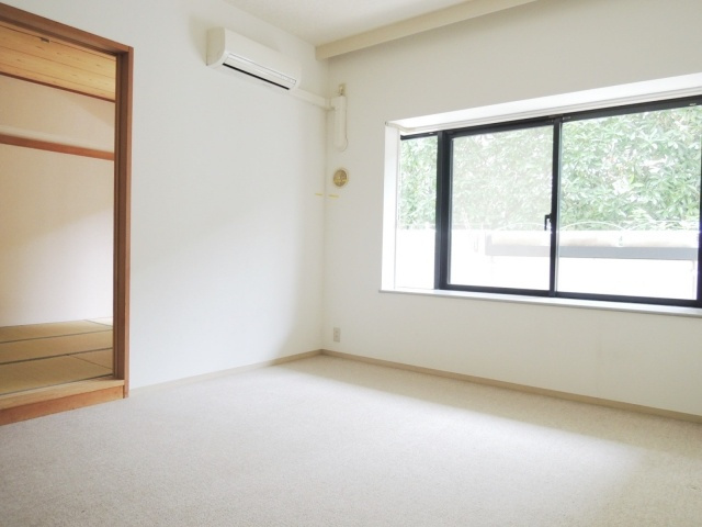 川口中青木パークホームズの居間・リビング|別号室の参考写真です。