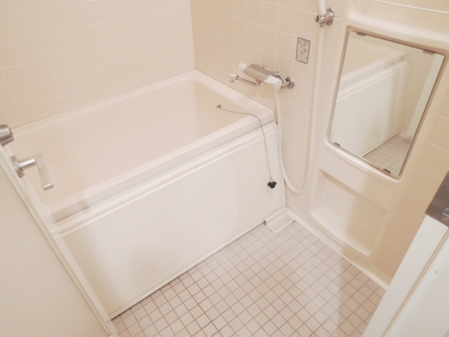 川口中青木パークホームズの浴室|別号室の参考写真です。