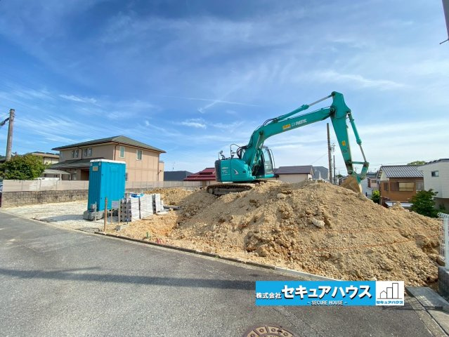 名古屋市緑区鳴丘 全4棟 3号棟の前面道路含む現地写真|事前予約にて現地ご見学いただけます！お気軽にお問い合わせください♪
■株式会社　セキュアハウス■
住宅ローンに強く、知識、経験豊富なスタッフ在籍
お客様に寄り添い、ご成約後もサポート致します。