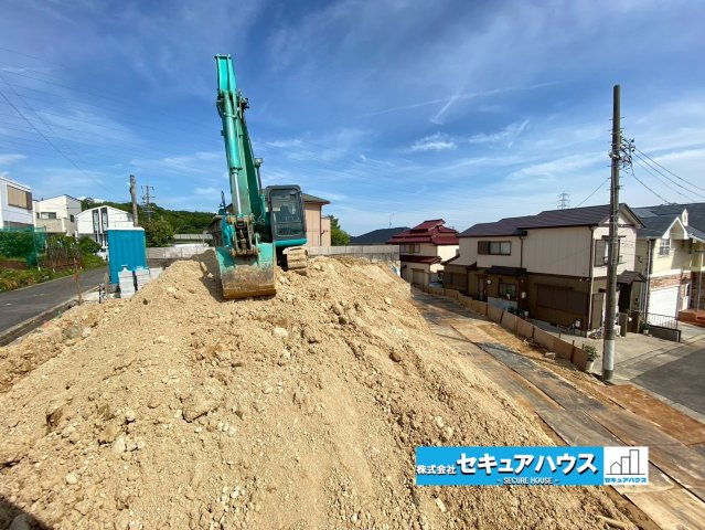 名古屋市緑区鳴丘 全4棟 3号棟の前面道路含む現地写真|事前予約にて現地ご見学いただけます！お気軽にお問い合わせください♪
■株式会社　セキュアハウス■
住宅ローンに強く、知識、経験豊富なスタッフ在籍
お客様に寄り添い、ご成約後もサポート致します。