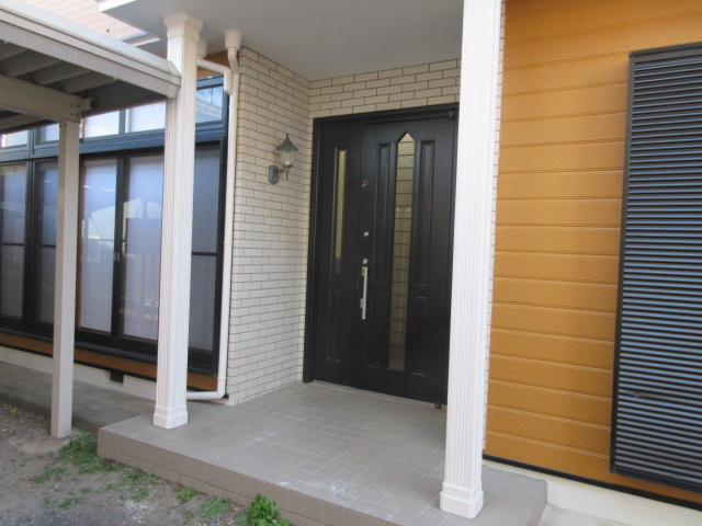 中古戸建　東松山市西本宿2071-7（リフォーム住宅）の玄関