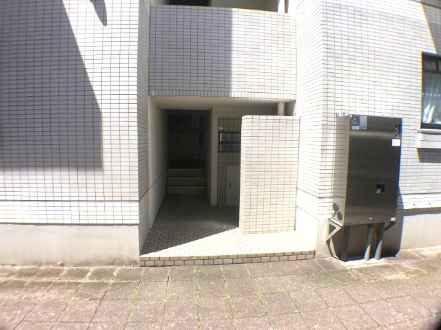 さいたま市桜区西堀８丁目の賃貸マンションのエントランス
