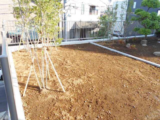 三室大古里緑地台住宅Ｈ棟の庭