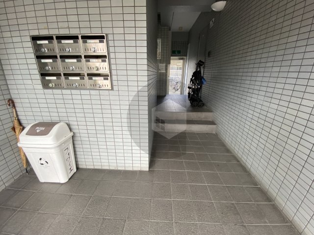 フォワイエのエントランス