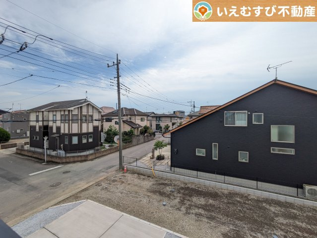 Zut PLUS　本庄市見福17期の展望|高い建物が無く開放感のある展望
バルコニーからの展望も開けていて閑静な住宅地が望めます。日当りも良いですね♪