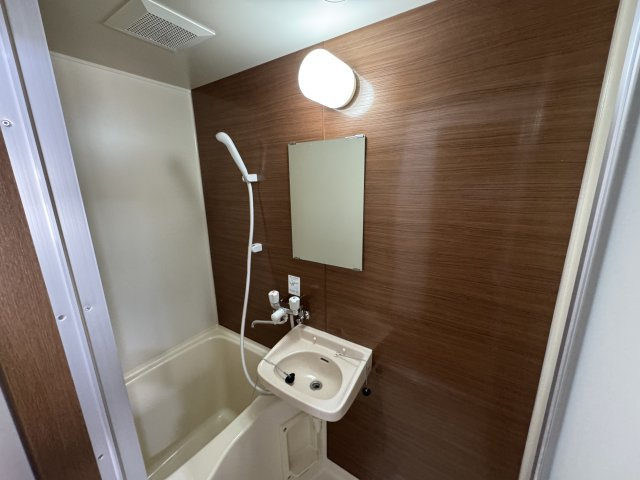 グランドール服部の浴室