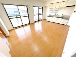 【居間・リビング】 | テーミス門ノ前　301 | ※写真は（２０２５．１１）撮影分
東南 ＬＤＫ１２．７帖
