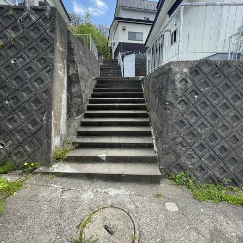 室蘭市舟見町2丁目88-1手前のエントランス