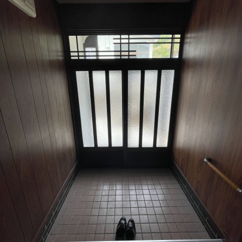 室蘭市舟見町2丁目88-1手前の玄関