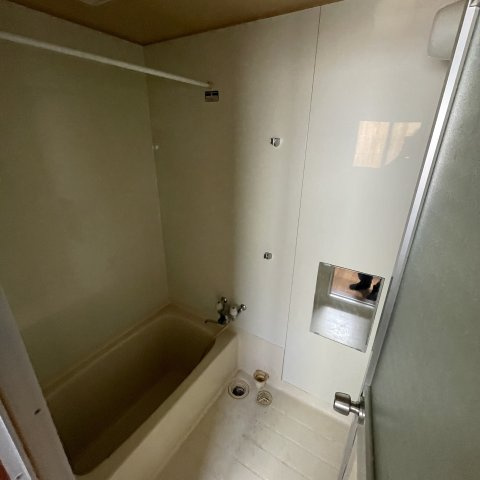 室蘭市舟見町2丁目88-1手前の浴室