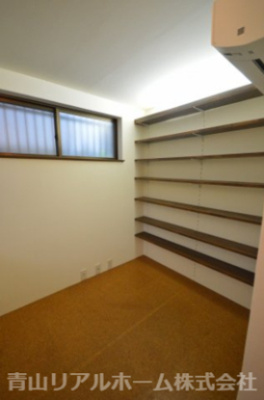 【洋室】 | フェレイラ貸家戸建 | 地下