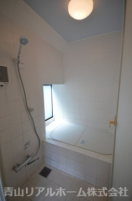 【浴室】 | フェレイラ貸家戸建 | 2階浴室