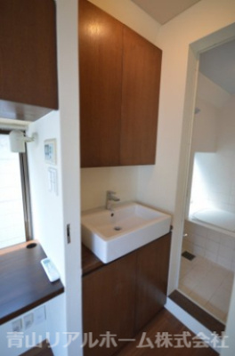 【洗面所】 | フェレイラ貸家戸建 | 2階洗面台