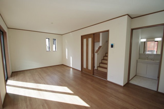 【居間・リビング】 | 【仲介手数料無料！！】日野市平山５丁目　新築戸建て（全3棟）3号棟　4490万円