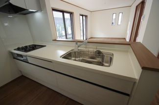 【キッチン】 | 【仲介手数料無料！！】日野市平山５丁目　新築戸建て（全3棟）3号棟　4490万円