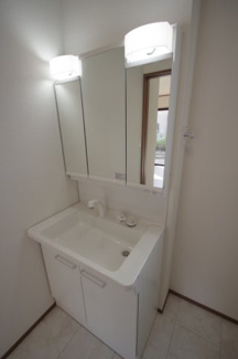 【独立洗面台】 | 【仲介手数料無料！！】日野市平山５丁目　新築戸建て（全3棟）3号棟　4490万円