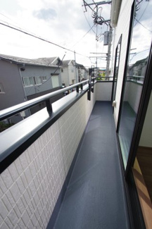 【バルコニー】 | 【仲介手数料無料！！】日野市平山５丁目　新築戸建て（全3棟）3号棟　4490万円