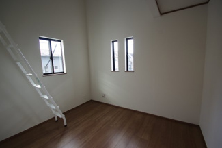 【洋室】 | 【仲介手数料無料！！】日野市平山５丁目　新築戸建て（全3棟）3号棟　4490万円 | 洋室5.75帖