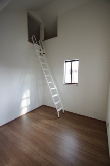 【洋室】 | 【仲介手数料無料！！】日野市平山５丁目　新築戸建て（全3棟）3号棟　4490万円 | ロフト