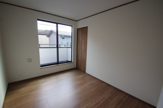 【洋室】 | 【仲介手数料無料！！】日野市平山５丁目　新築戸建て（全3棟）3号棟　4490万円 | 洋室5.25帖