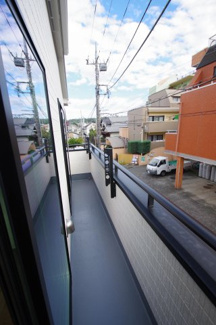 【バルコニー】 | 【仲介手数料無料！！】日野市平山５丁目　新築戸建て（全3棟）3号棟　4490万円