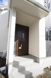 【エントランス】 | 【仲介手数料無料！！】日野市平山５丁目　新築戸建て（全3棟）3号棟　4490万円