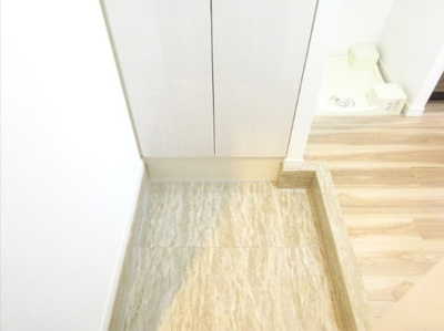 【玄関】 | XEBEC明大前