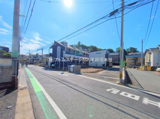 【前面道路含む現地写真】