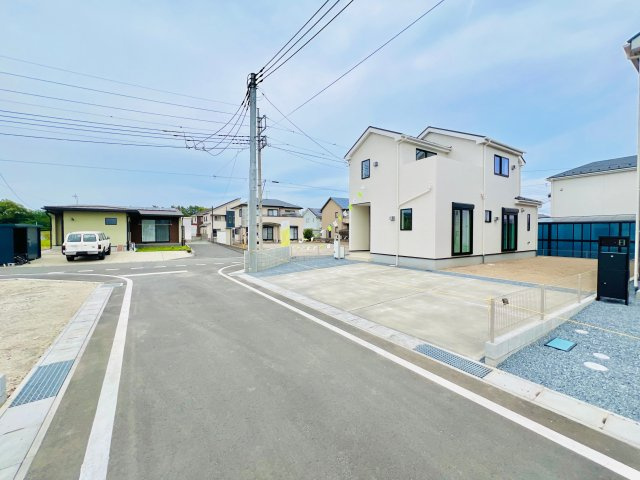 玉村町板井の前面道路含む現地写真|駐車スペース2台以上可◎