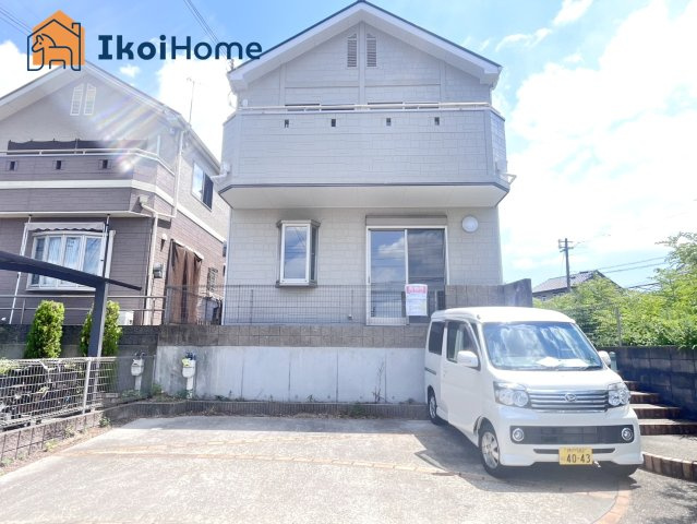 明石市太寺天王町　中古戸建の外観|令和7年7月内外装リフォーム済でめちゃ綺麗！２か所バルコニーで便利！リビング南西で陽当たり良好♪