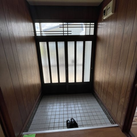 室蘭市舟見町2丁目88-1奥の玄関