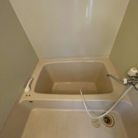 室蘭市舟見町2丁目88-1奥の浴室