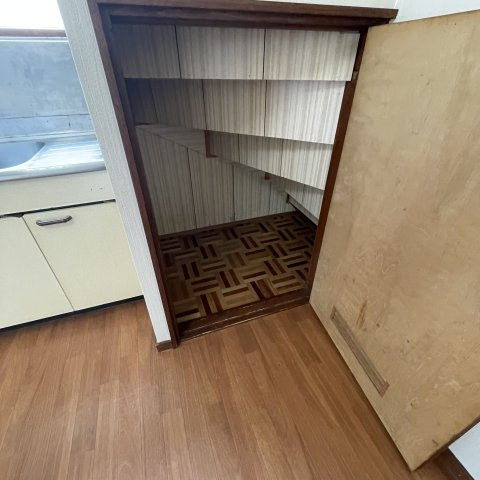 室蘭市舟見町2丁目88-1奥の収納