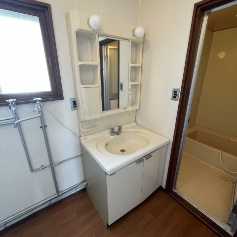 室蘭市舟見町2丁目88-1奥の洗面所