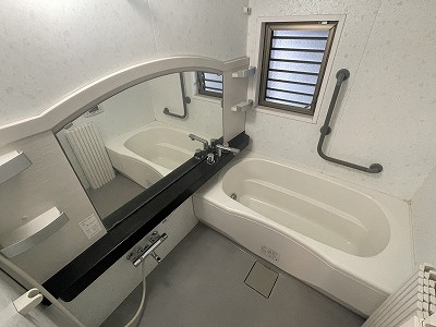 シティライフ水前寺駅前南の浴室|窓のある明るい浴室