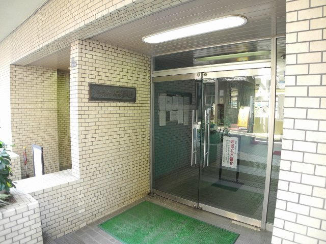 パシフィック早稲田のエントランス