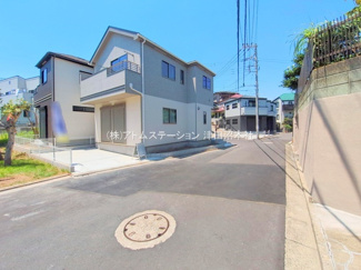 【前面道路含む現地写真】