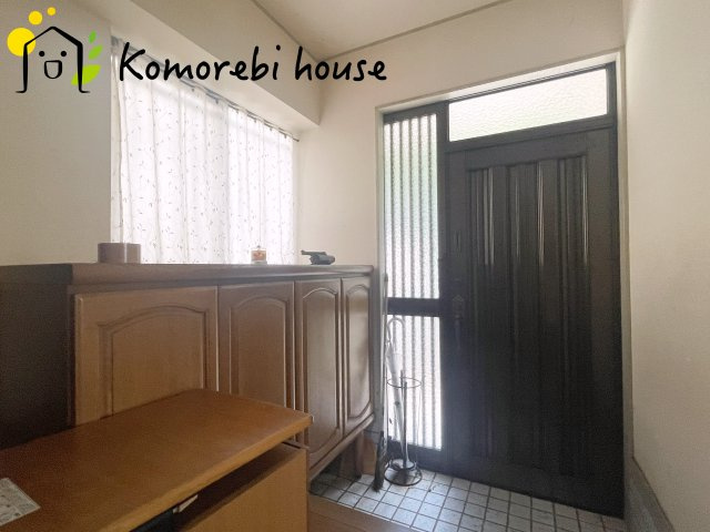さいたま市見沼区南中丸　中古一戸建ての玄関|落ち着いた玄関です