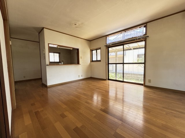 明石市沢野2丁目戸建の居間・リビング