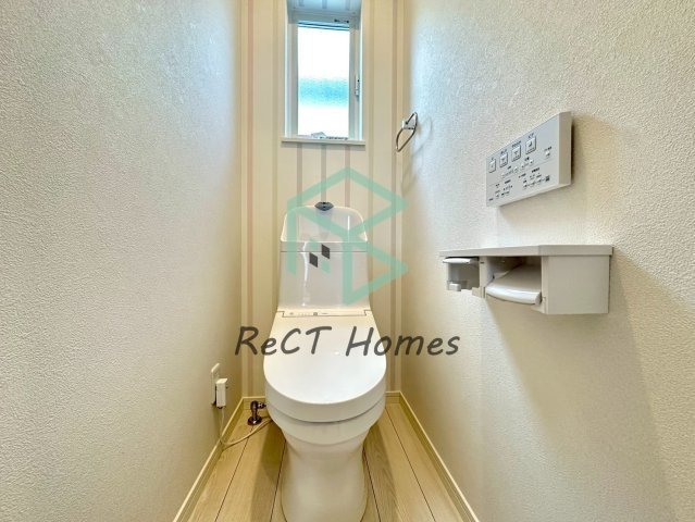 姫路市飾磨区英賀の新築一戸建のトイレ