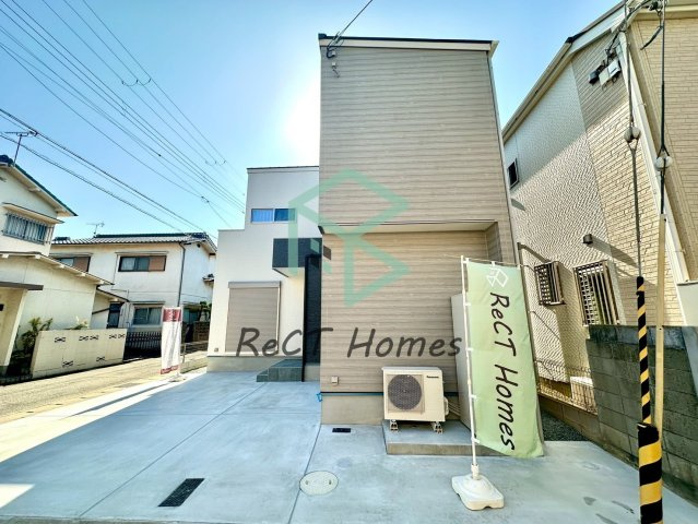 姫路市飾磨区英賀の新築一戸建の前面道路含む現地写真