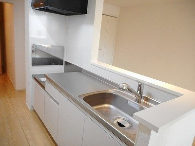 【キッチン】 | ルミエール　マンション　Ⅲ | コンパクトなキッチンで掃除もラクラク