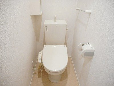 【トイレ】 | ルミエール　マンション　Ⅲ | 落ち着いた色調のトイレです