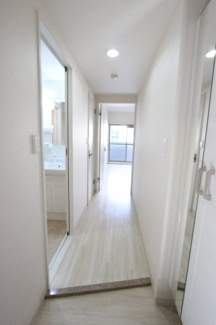 【玄関】 | サンピアビータ | 明るい玄関です