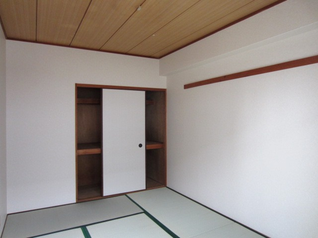 【寝室】