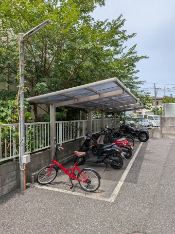 【その他共用部分】 | ミリアビタ海神 | 自転車置き場です