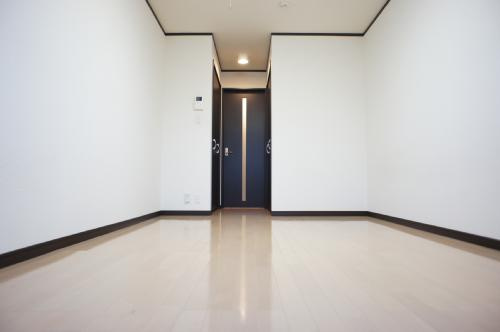 【内装】 | ミリアビタ海神 | 広々明るいフローリングのお部屋です