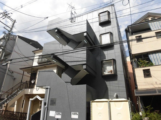 【外観】 | 黒くてシックな外観です。