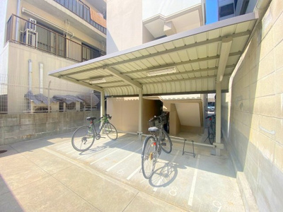 【その他共用部分】 | I・Reward天満町 | 駐輪場は屋根付きで雨の日も困りません。